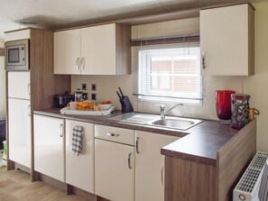 Dishwasher, highchair - 2 bedroom accommodation in Dollar, near Stirling (Dollar, near Stirling)