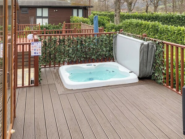 Baignoire à remous extérieure