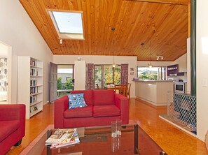 TV - Carefree at Cooks - Cooks Beach Bach (Cooks Beach)