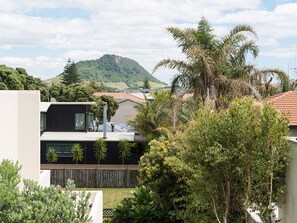 Property grounds - Sand Castles - Mount Maunganui Holiday Home (Mt Maunganui)