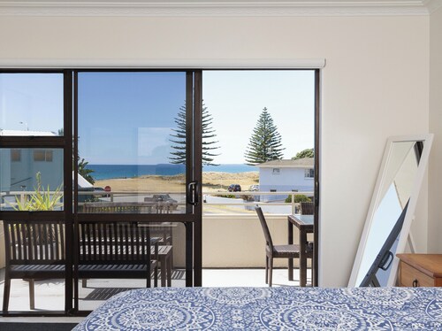 Sand Castles - Mount Maunganui Holiday Home