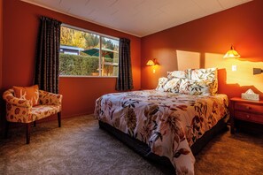 2 bedrooms, iron/ironing board, WiFi