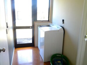 Interior - The Sands - Matarangi Holiday House (Matarangi)