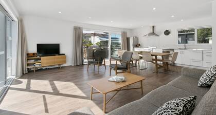 The Waihi Beach House - Waihi Beach Holiday Home