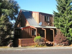 Exterior - Park Avenue - Ohakune Holiday Home (Ohakune)