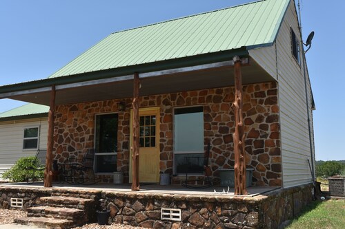 Rustic Loyal Valley Private Guesthouse with Peace & Serenity Views