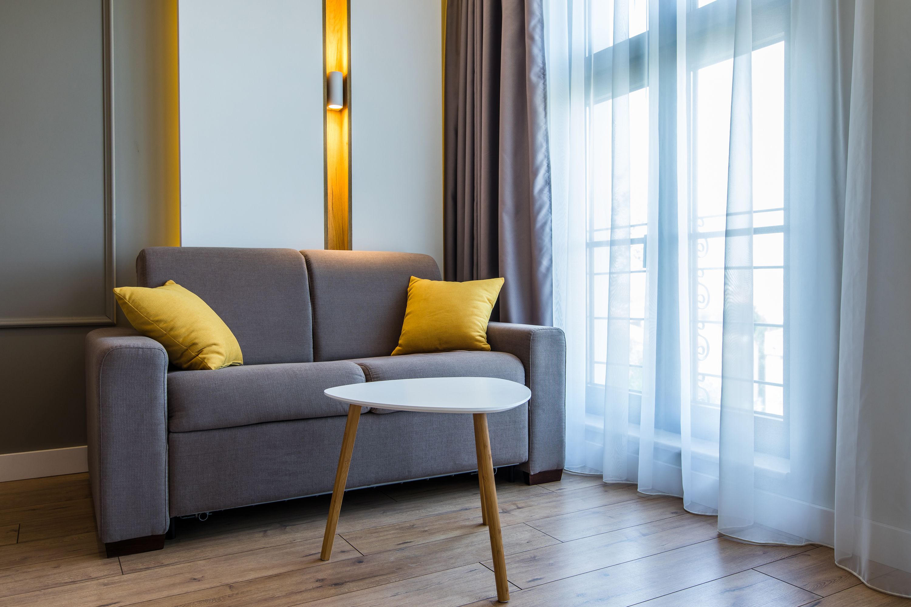 43-inch Smart TV with cable channels, TV, stereo