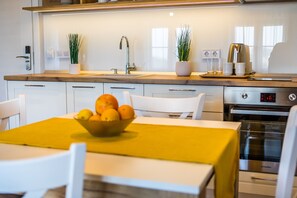 Deluxe Apartment | Private kitchen