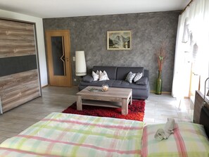 2 bedrooms, iron/ironing board, WiFi, bed sheets - Idyllic apartment in the Franconian Switzerland (Betzenstein)