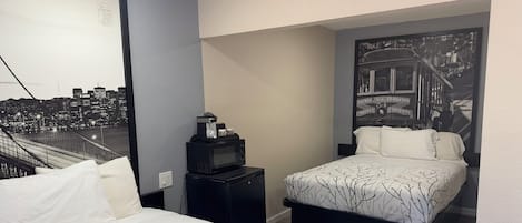 Escritorio y espacio para trabajar con laptop