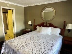Standard Room, 1 Queen Bed | Desk, laptop workspace, soundproofing, free WiFi - Western Village Inn (Willits)
