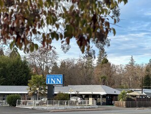 Front of property - Western Village Inn (Willits)