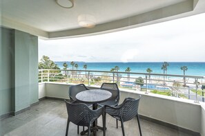 Front of property - Reo Hotel  (Konyaalti)