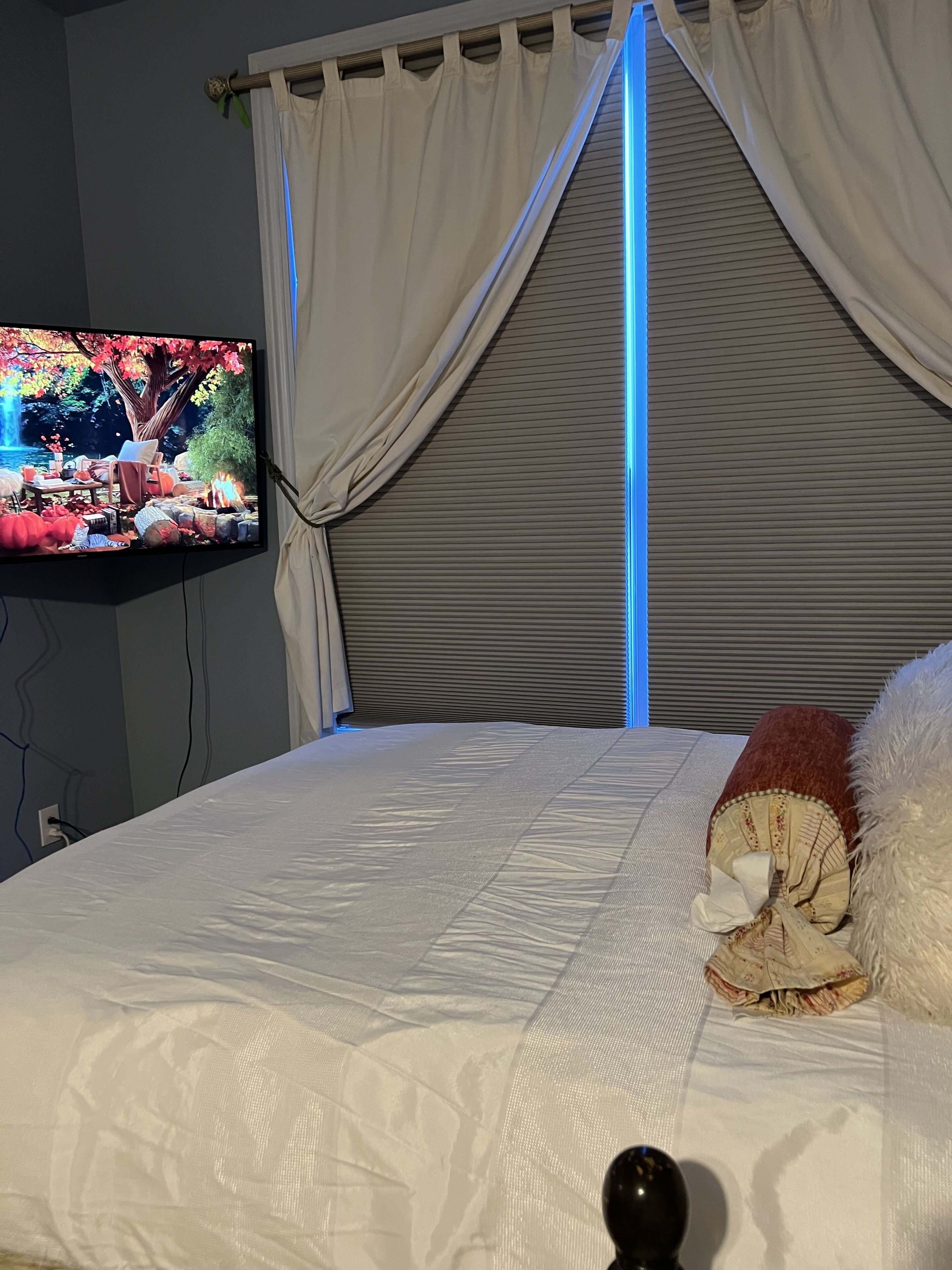 Tabla de planchar con plancha, wifi gratis y ropa de cama 