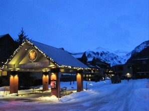 المنشأة من الخارج