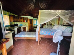 Zimmersafe, Bügeleisen/Bügelbrett, kostenloses WLAN, Bettwäsche