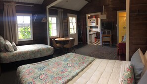 1 bedroom, iron/ironing board, free WiFi, bed sheets - Cosy Cottage in Central Paihia (Paihia)