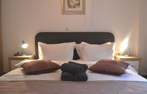 1 habitación, tabla de planchar con plancha, wifi gratis y ropa de cama 