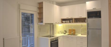 Fridge, microwave, oven, stovetop