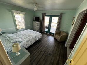 3 soverom, strykejern/-brett, wi-fi og sengetøy