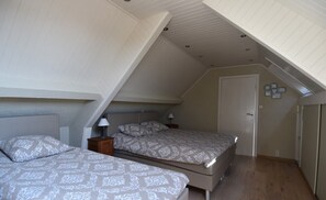 4 bedrooms, iron/ironing board, Internet