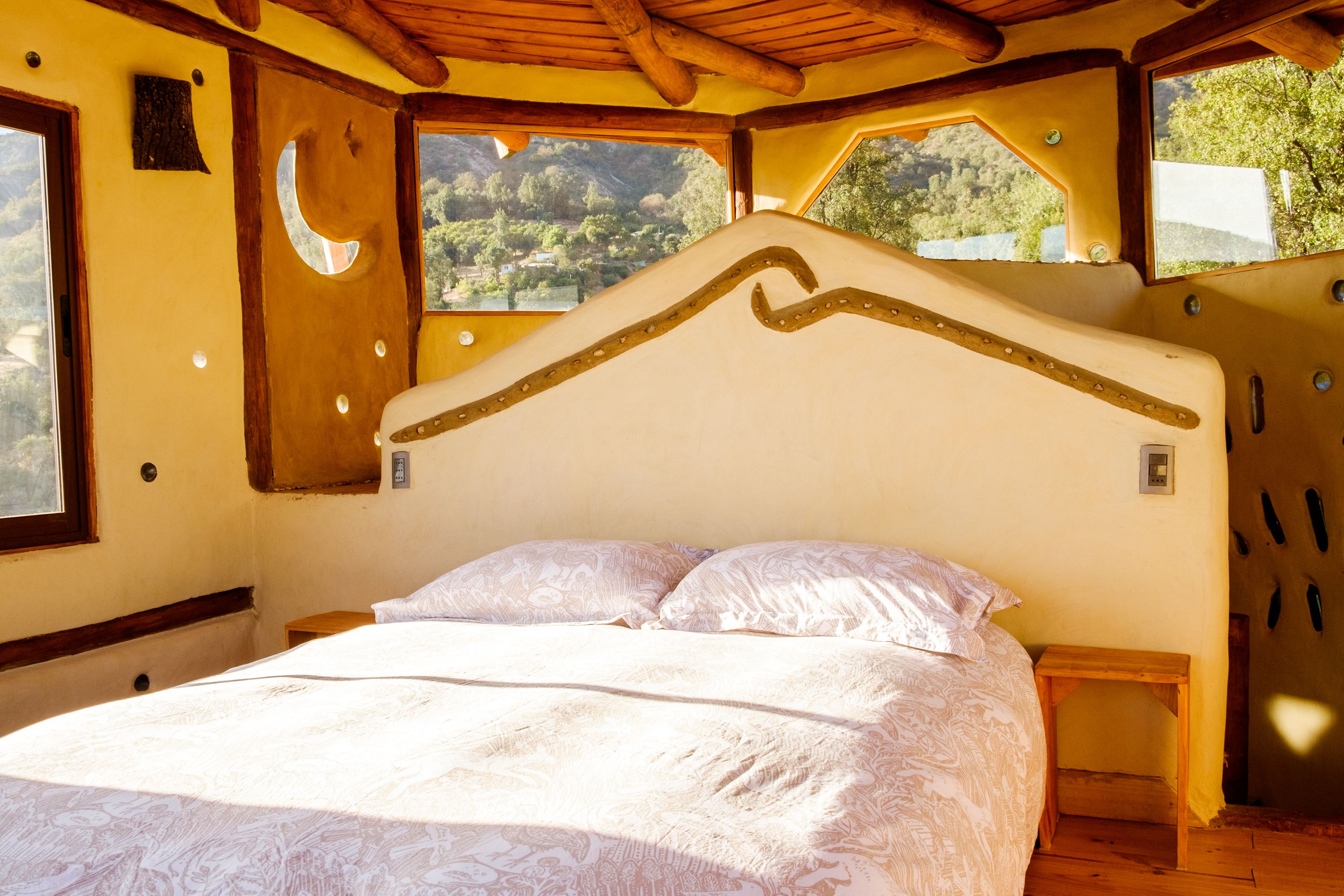 Panoramic House, 2 Bedrooms, Terrace, Mountain View | Minibar, individually decorated, individually furnished