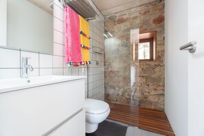 Hair dryer, towels, soap, toilet paper - House in the Forest L'Annexe. Privé Lounge Ibiza. (SANTA EULALIA DEL RIO)