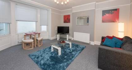 Seafront Walk Garden Apartment