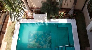 En sÀsongsöppen utomhuspool