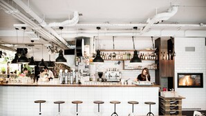 酒吧（店内）