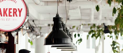 بار (في المنشاة)