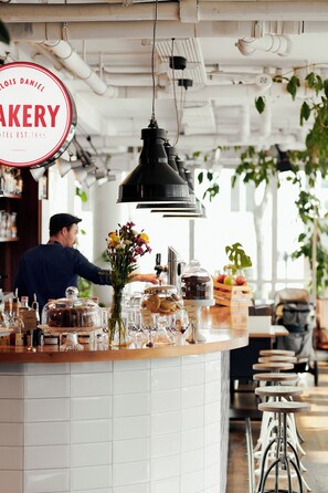 بار (في المنشاة)