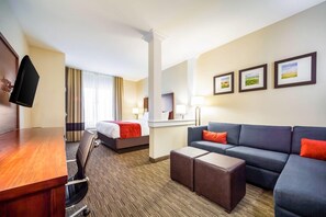 Suite, 1 kingsize bed met slaapbank, niet-roken | Een bureau, een laptopwerkplek, gratis wifi, beddengoed