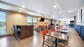 Free daily buffet breakfast