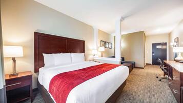 Suite, 1 King Bed with Sofa bed, Non Smoking