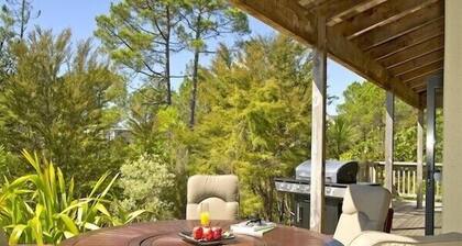 Treetop Oasis - Tairua Executive Holiday Home