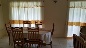Classic Villa | In-room dining
