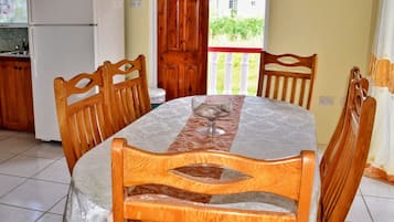Classic Villa | In-room dining