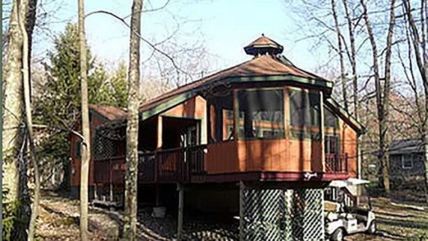 Unclassified image, 1 of 3, button - Chateau della Croix (Pocono Pines)