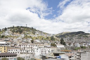 Exterior - COZY & SPACIOUS BOUTIQUE LOFT Close to LA RONDA- AUTHENTIC Colonial touches (Quito)