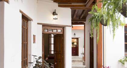LOFT COSY & SPACIOUS BOUTIQUE PrĂšs de LA RONDA - AUTHENTIC touches coloniales