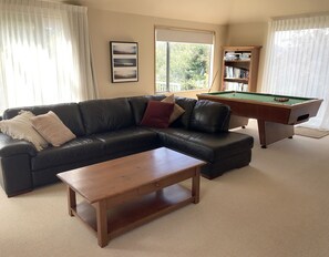 TV - Sargood Splendour - Wanaka Holiday Home (Wanaka)