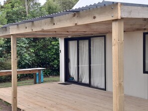 Terrace/patio - Pihanga Cottage - Kuratau Bach (Kuratau)