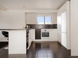 Køleskab, mikrobølgeovn, ovn, opvaskemaskine