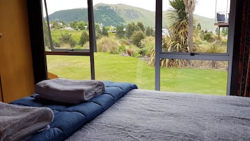 Cottage, 2 phòng ngủ | 2 phòng ngủ, bàn ủi/dụng cụ ủi quần áo