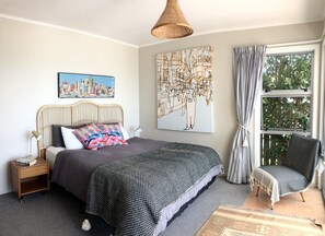 3 bedrooms, desk, iron/ironing board, travel cot