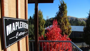 Exterior detail - Mapleview Cottage (Lake Tekapo)