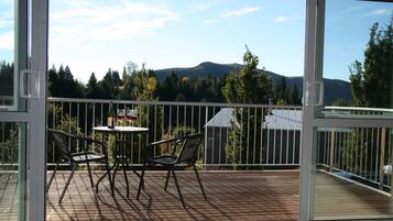 Cottage, 2 phòng ngủ | Ban công