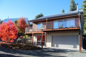 Front of property - Mapleview Cottage (Lake Tekapo)
