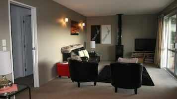 Cottage, 2 kamar tidur | Area keluarga | TV layar datar